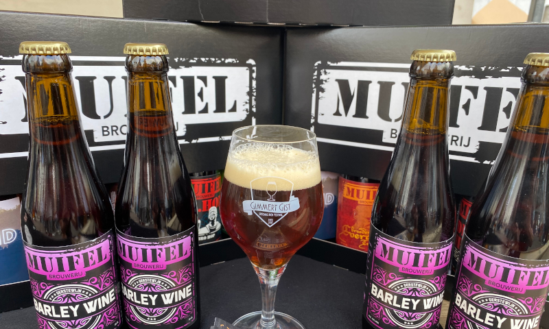 Muifel Barley Wine flesjes en glas